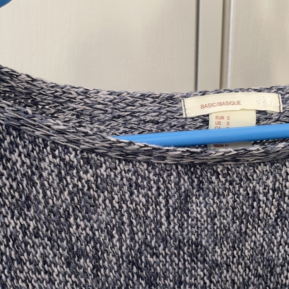 H&M Sweater - Picture 2 of 3
